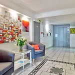 Pierre & Le Port Aparthotel