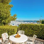 Pierre & Le Port 2*