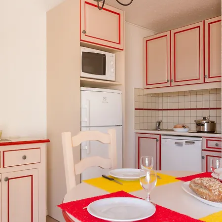 Hotel apartamentowy Pierre & Le Port Bandol