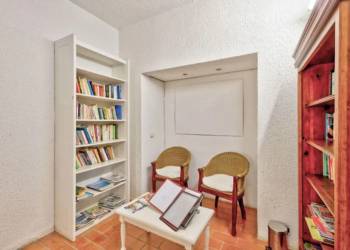 Pierre & Le Port Aparthotel Bandol