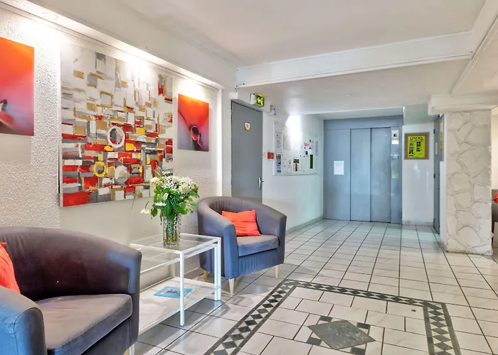 Pierre & Le Port Aparthotel