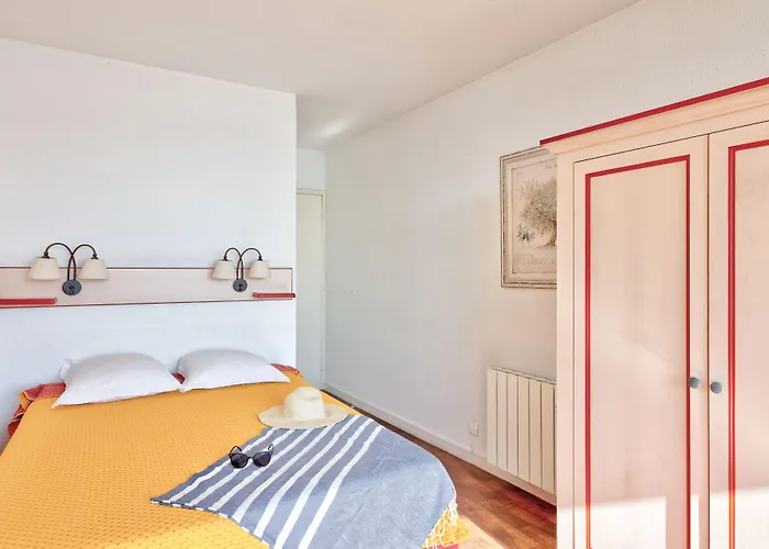 Pierre & Le Port Aparthotel Bandol