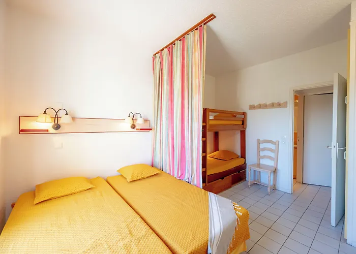 Pierre & Le Port Aparthotel 2*