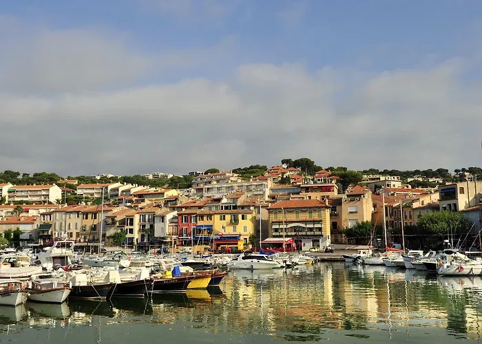Pierre & Le Port Aparthotel