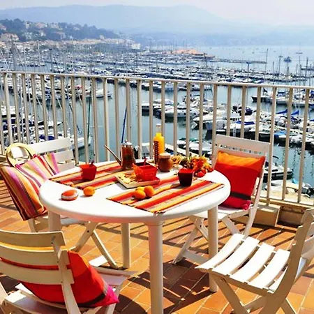 Pierre & Le Port 2* Bandol