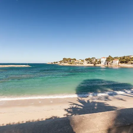 Pierre & Le Port Aparthotel Bandol