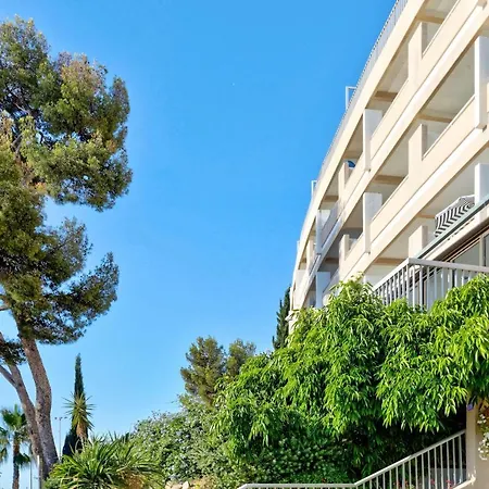 Pierre & Le Port Lejlighedshotel 2*